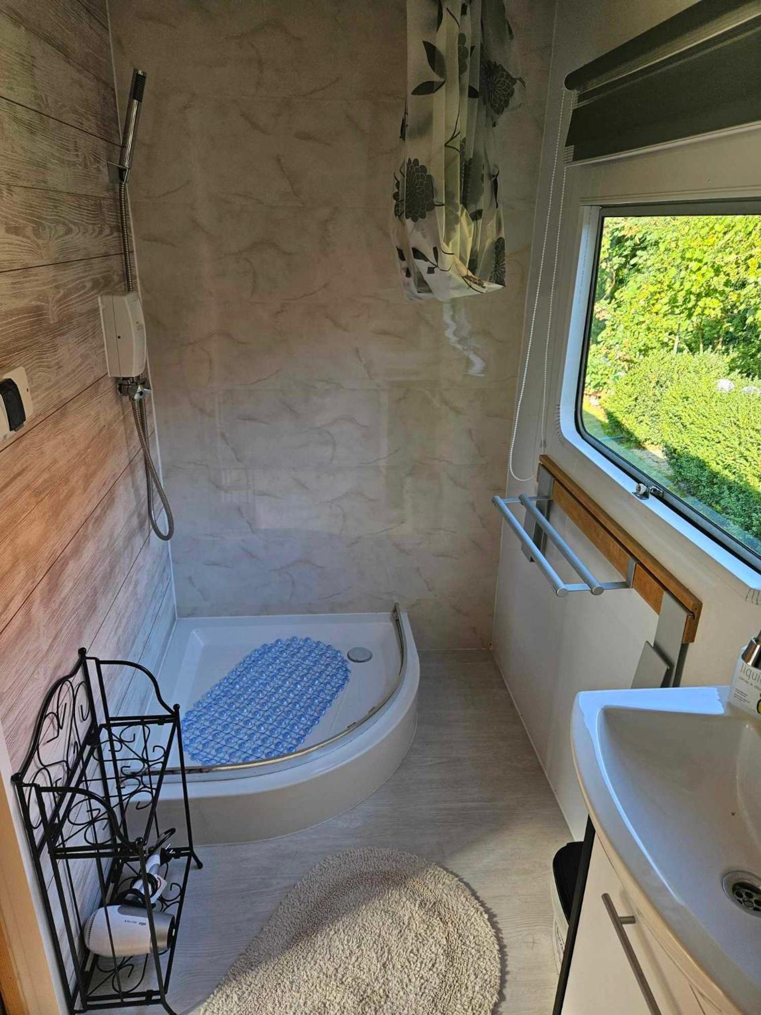 Pod Kasztanem Hotel Drewnica Luaran gambar